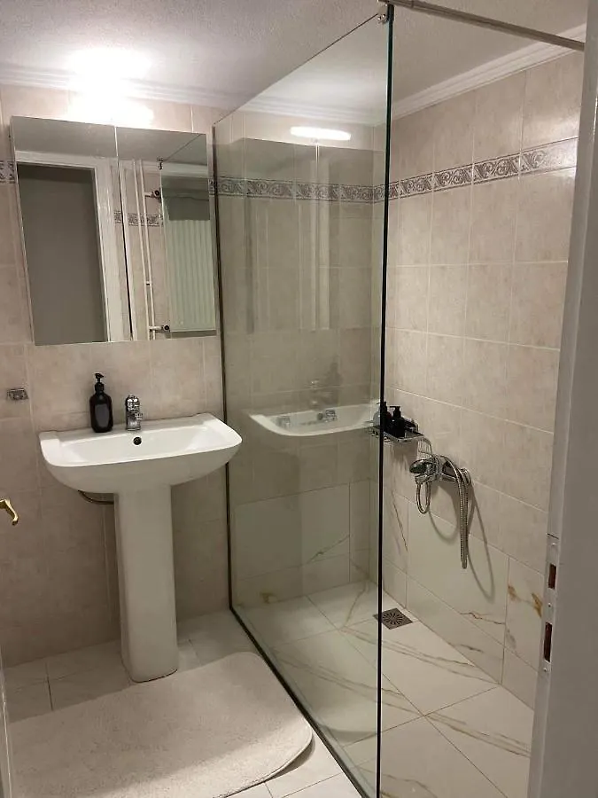 Baku Apartments Nea Moudania 0*,  Grecia